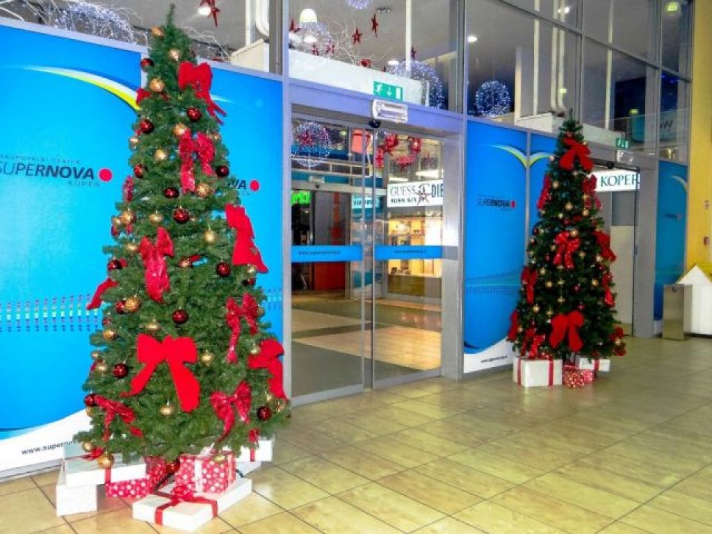 Shopping center Supernova Koper