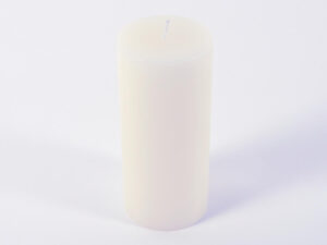 Sveča pillar dia9xh20cm bela vosek